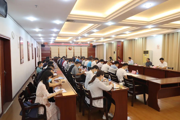 市總工會(huì)履職盡責(zé)維護(hù)職工合法權(quán)益，創(chuàng)造和諧社會(huì)環(huán)境喜迎二十大