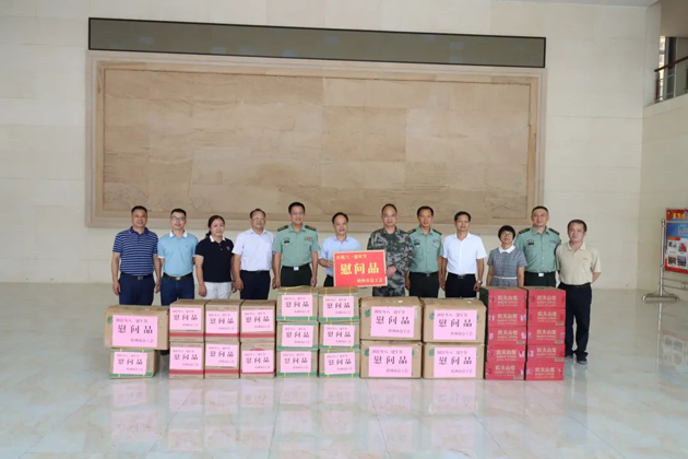 梧州市總工會領導班子“八一”走訪慰問部隊官兵，共敘軍民魚水情