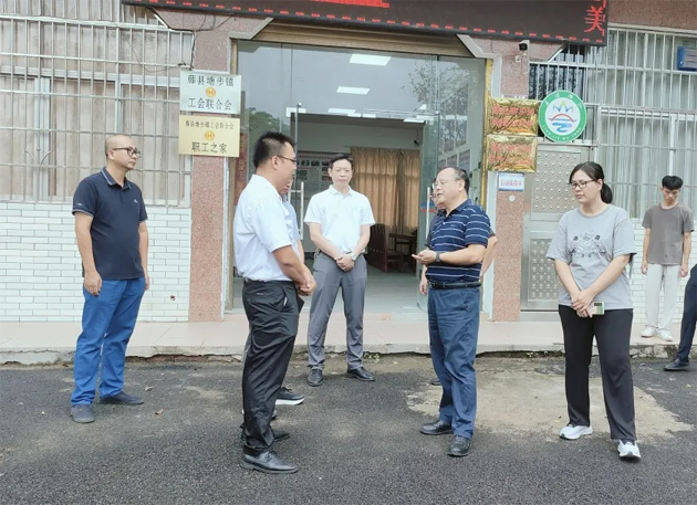 市總工會(huì)調(diào)研組到縣（市、區(qū)） 開(kāi)展基層工會(huì)組織建設(shè)工作調(diào)研