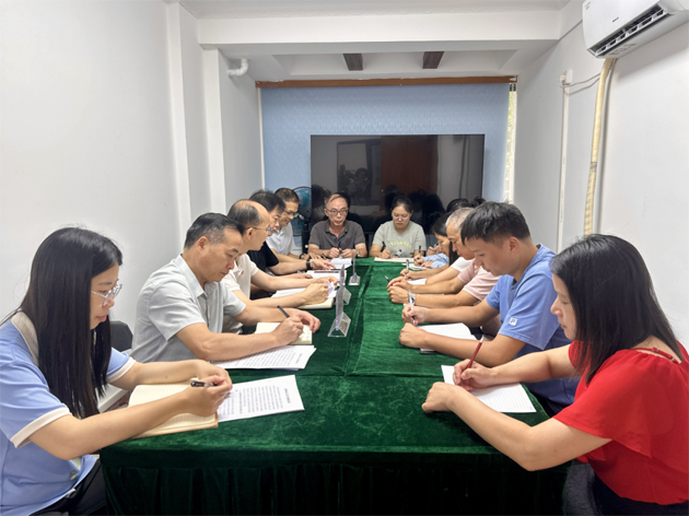 市總工會調(diào)研組到萬秀區(qū)、長洲總工會指導交流工會工作