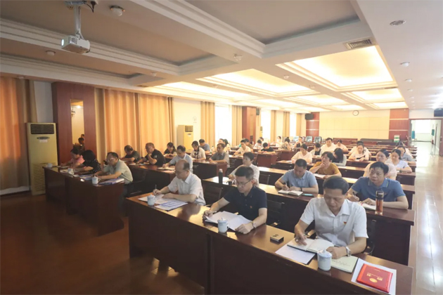 梧州市總工會召開深入貫徹中央八項(xiàng)規(guī)定精神學(xué)習(xí)教育專題輔導(dǎo)會