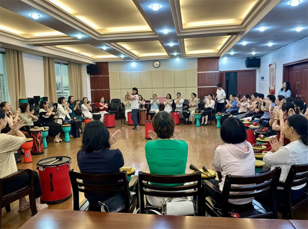 梧州市總工會(huì)女職工委員會(huì)開展“黨旗領(lǐng)航聚合力，情暖巾幗綻芳華” 主題活動(dòng)