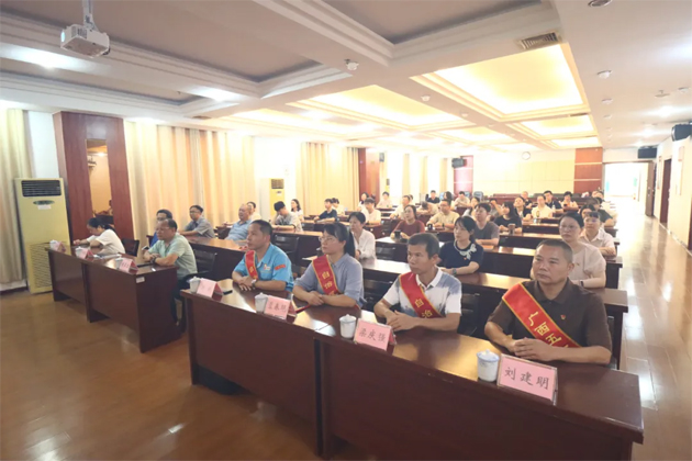 熱血沸騰！梧州市總工會組織集中收看紀(jì)念中國人民抗日戰(zhàn)爭暨世界反法西斯戰(zhàn)爭勝利80周年大會