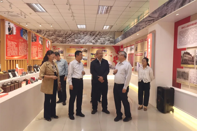 梧州市政協(xié)領(lǐng)導(dǎo)與澳門聯(lián)誼會(huì)代表到市職工之家開(kāi)展調(diào)研活動(dòng)
