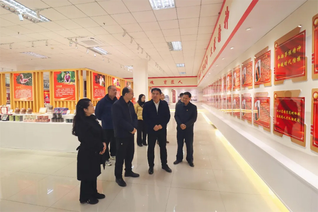 黨建帶工建 融合促發(fā)展丨市委市直機(jī)關(guān)工委與市總工會開展工作交流